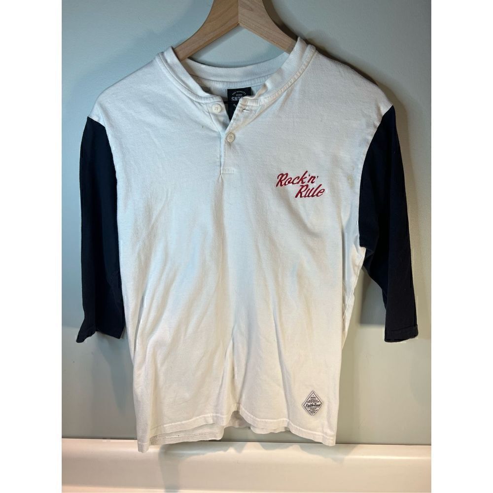 Local Korean Long Sleeve Henley Tshirt Men’s Small